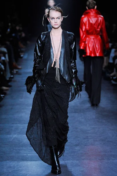 Look 27